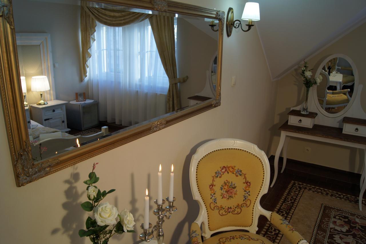 Hotel Pod Herbem -Pokoje Ozonowane เบียวิสตอก ภายนอก รูปภาพ