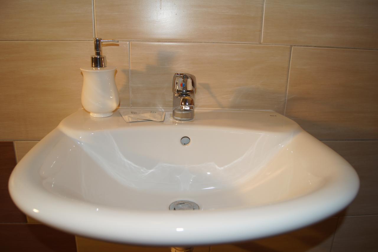 Hotel Pod Herbem -Pokoje Ozonowane เบียวิสตอก ภายนอก รูปภาพ